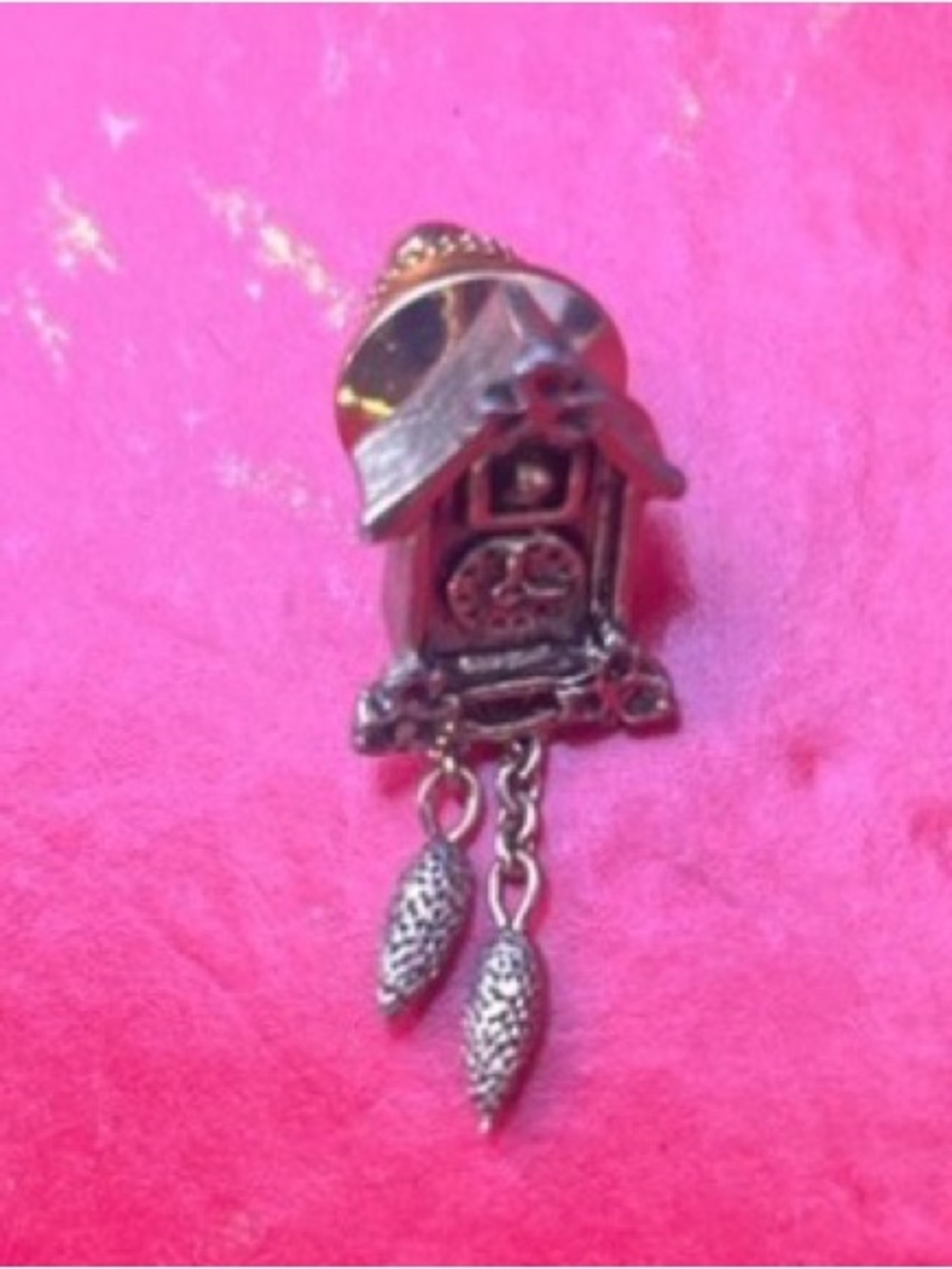 Birdhouse Brooch - Gold Tone